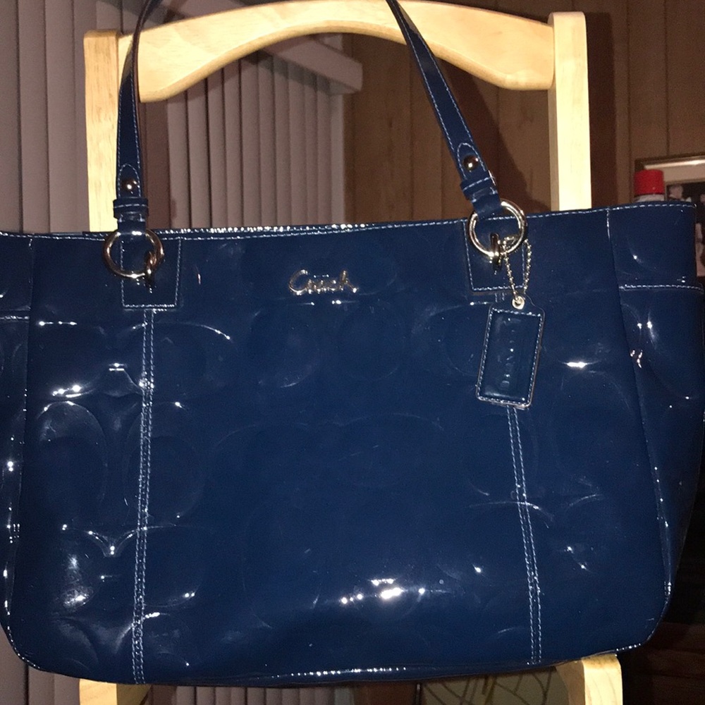 COACH EMBOSSED GALLERY LEATHER PATENT TOTE